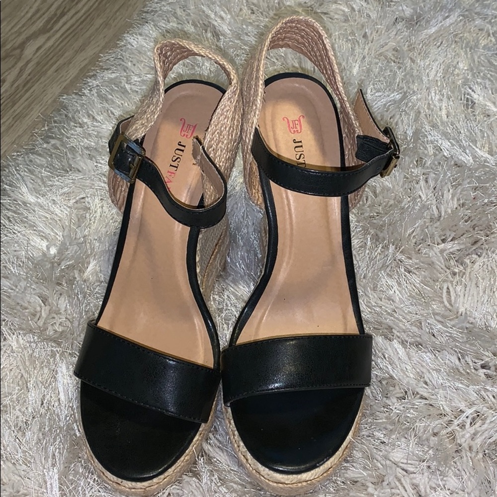 Shoe - Picture 3 of 3